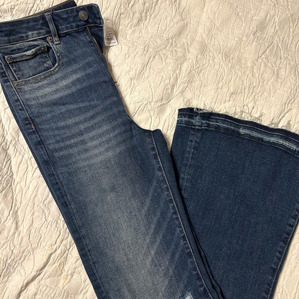 American Eagle NWT, Highest Rise, Flare Super  Stretch Jeans 👖 Size 8 $32